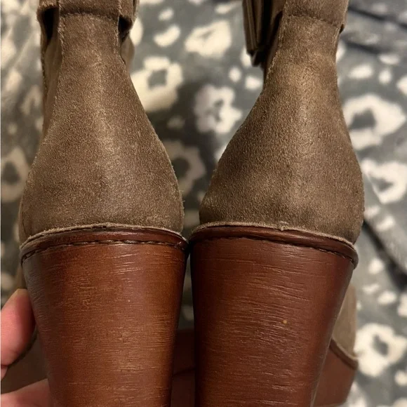 Born Hailey Platform Ankle Boots Like New - Picture 8 of 11